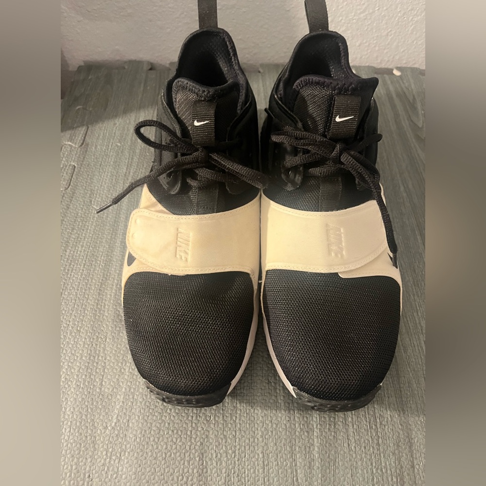 Nike Black and Cream Athletic Shoes - Picture 2 of 6